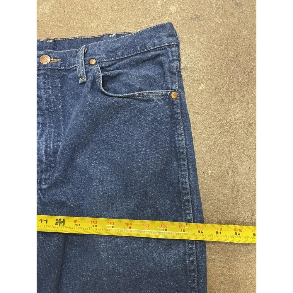 Wrangler‎ 938PWD Jeans Mens 34x30 Medium Wash Blue Denim Straight Leg Zip Fly